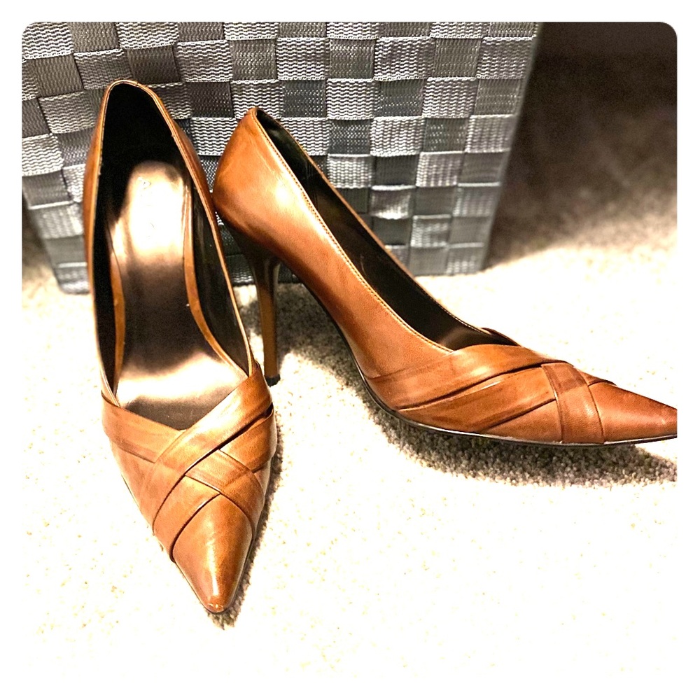 Aldo elegant 3 1/2 inch heels. Lightly worn.